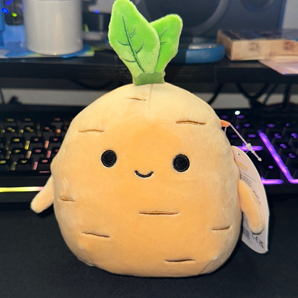 (NWT) Jyri the ginseng 5” squishmallow